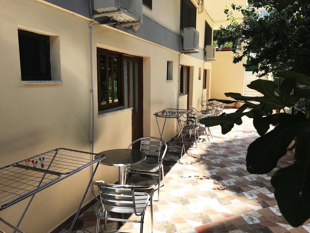 Flutura Apartments Vlorë Esterno foto